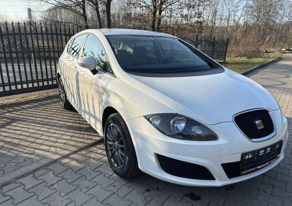 Seat Leon cena 18900 przebieg: 155137, rok produkcji 2009 z Kartuzy małe 172